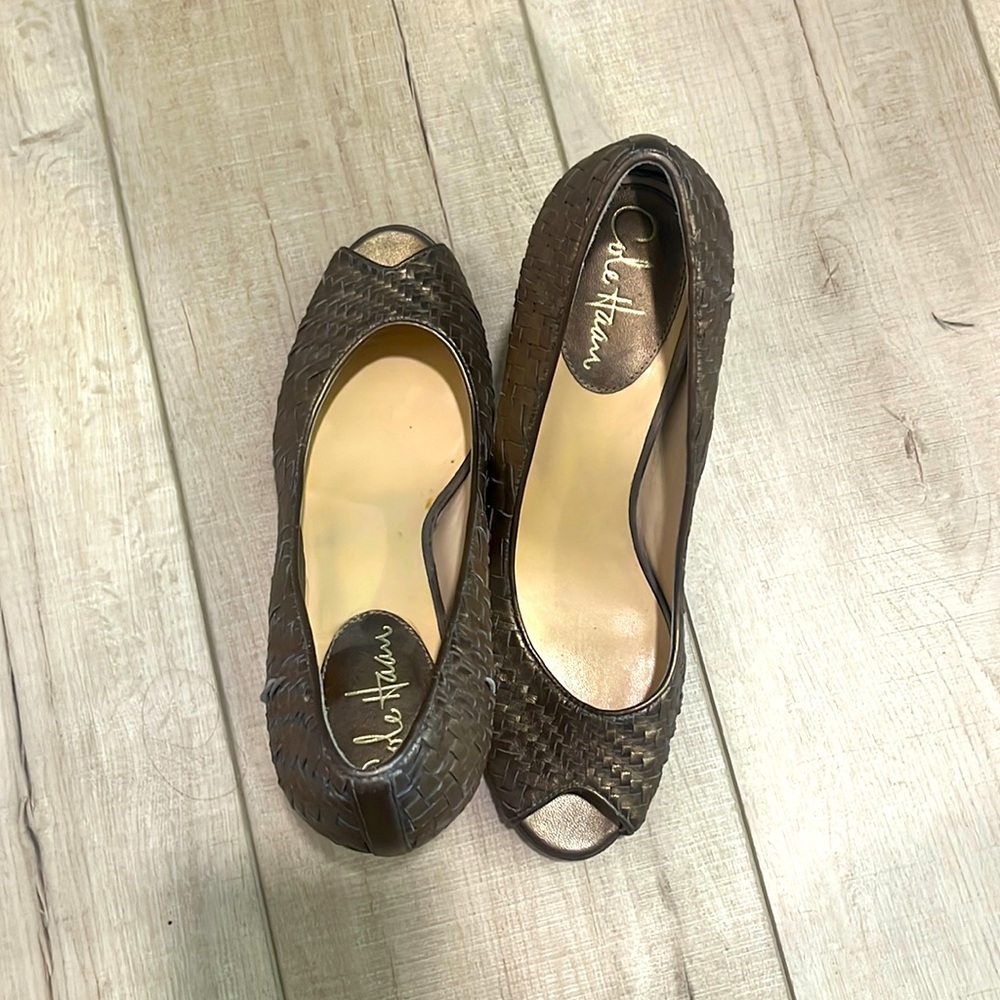 Come Han leather basket weave peep toe heels